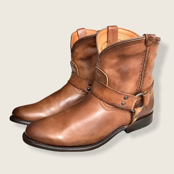 Frye Wyatt Harness Cognac Leather Cowboy ShortBoot